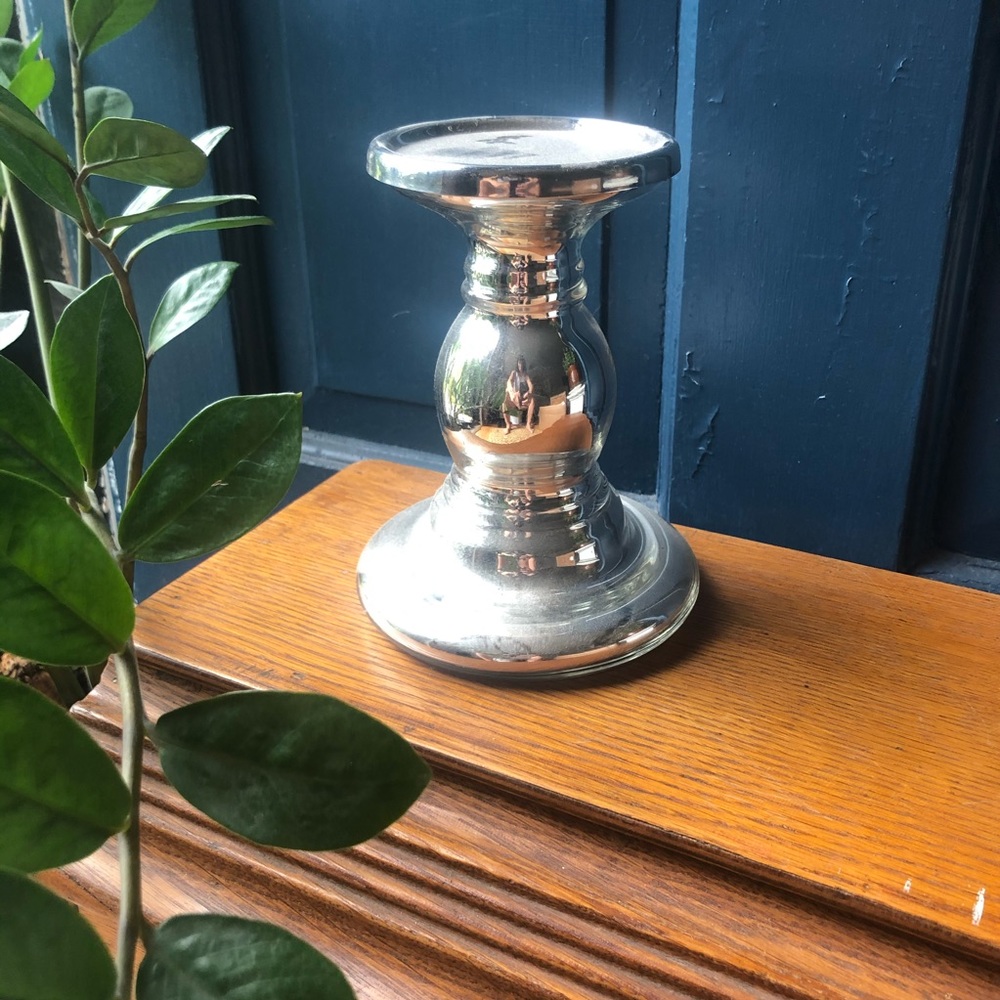 Mirrored Pedestal